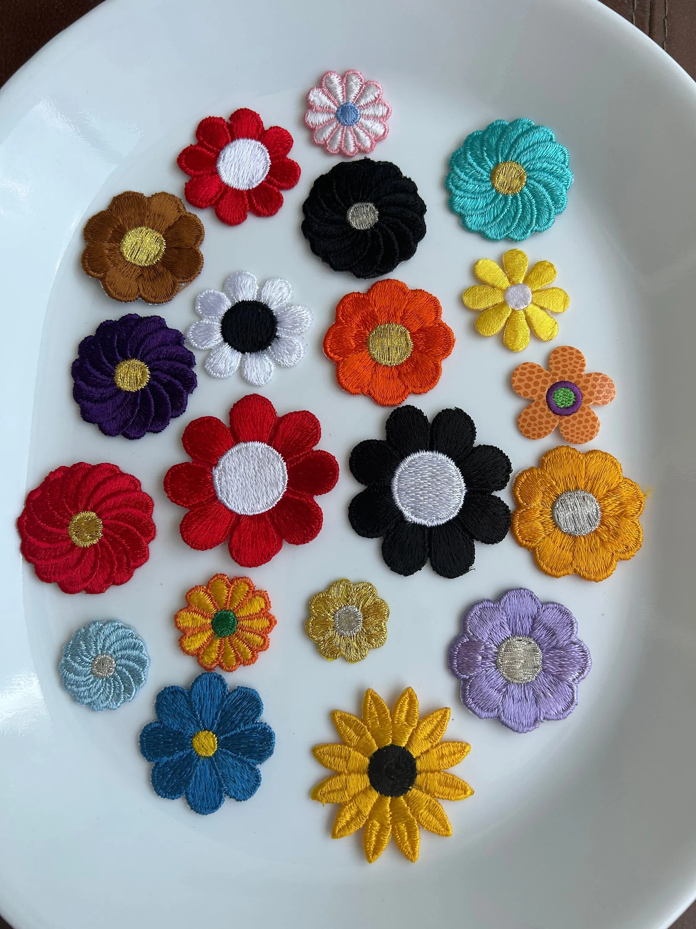 Adhesive patches iron on appliqués vintage wholesale embroidered appliqué flowers daisy floral sets #49