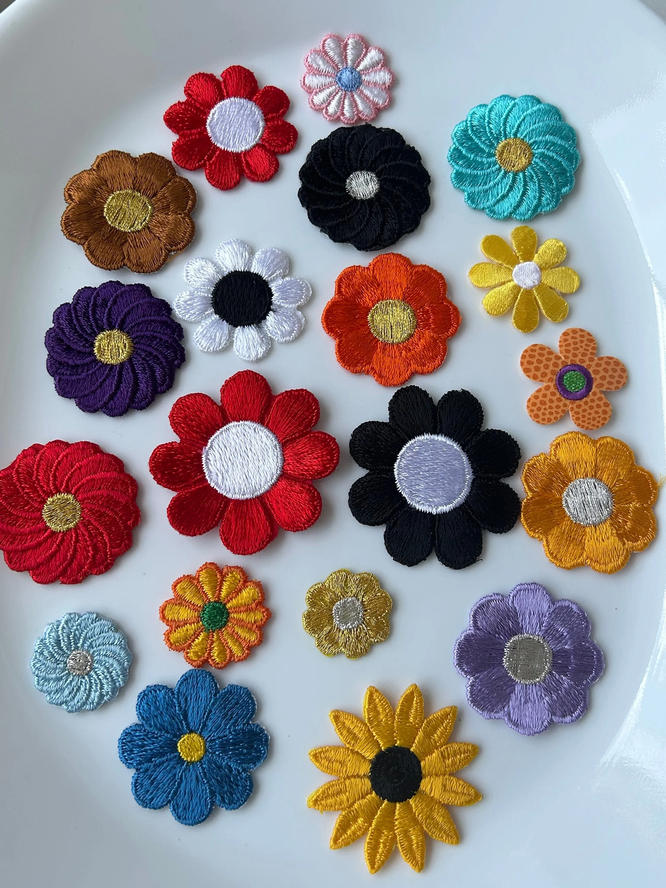 Adhesive patches iron on appliqués vintage wholesale embroidered appliqué flowers daisy floral sets #49