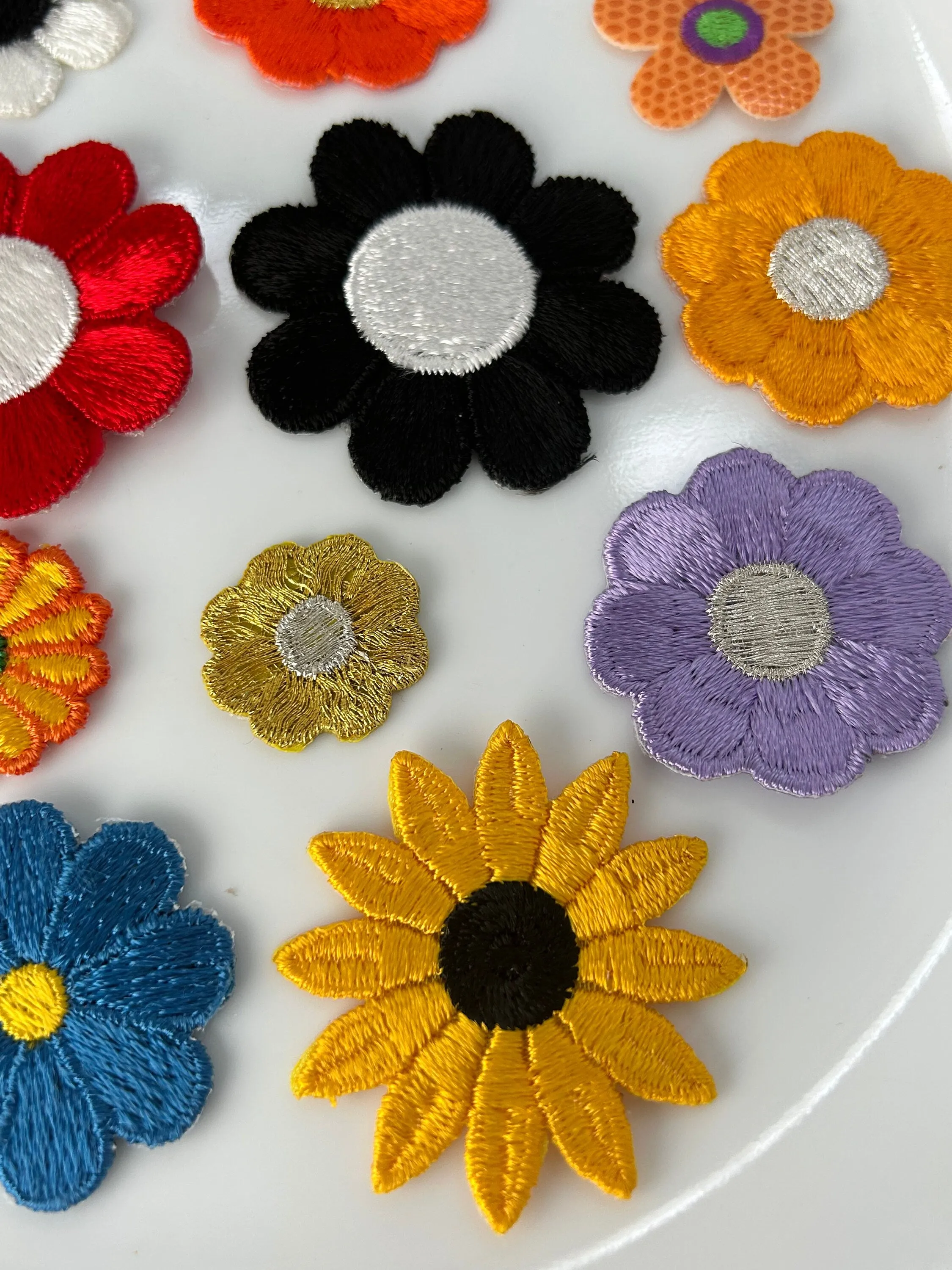 Adhesive patches iron on appliqués vintage wholesale embroidered appliqué flowers daisy floral sets #49