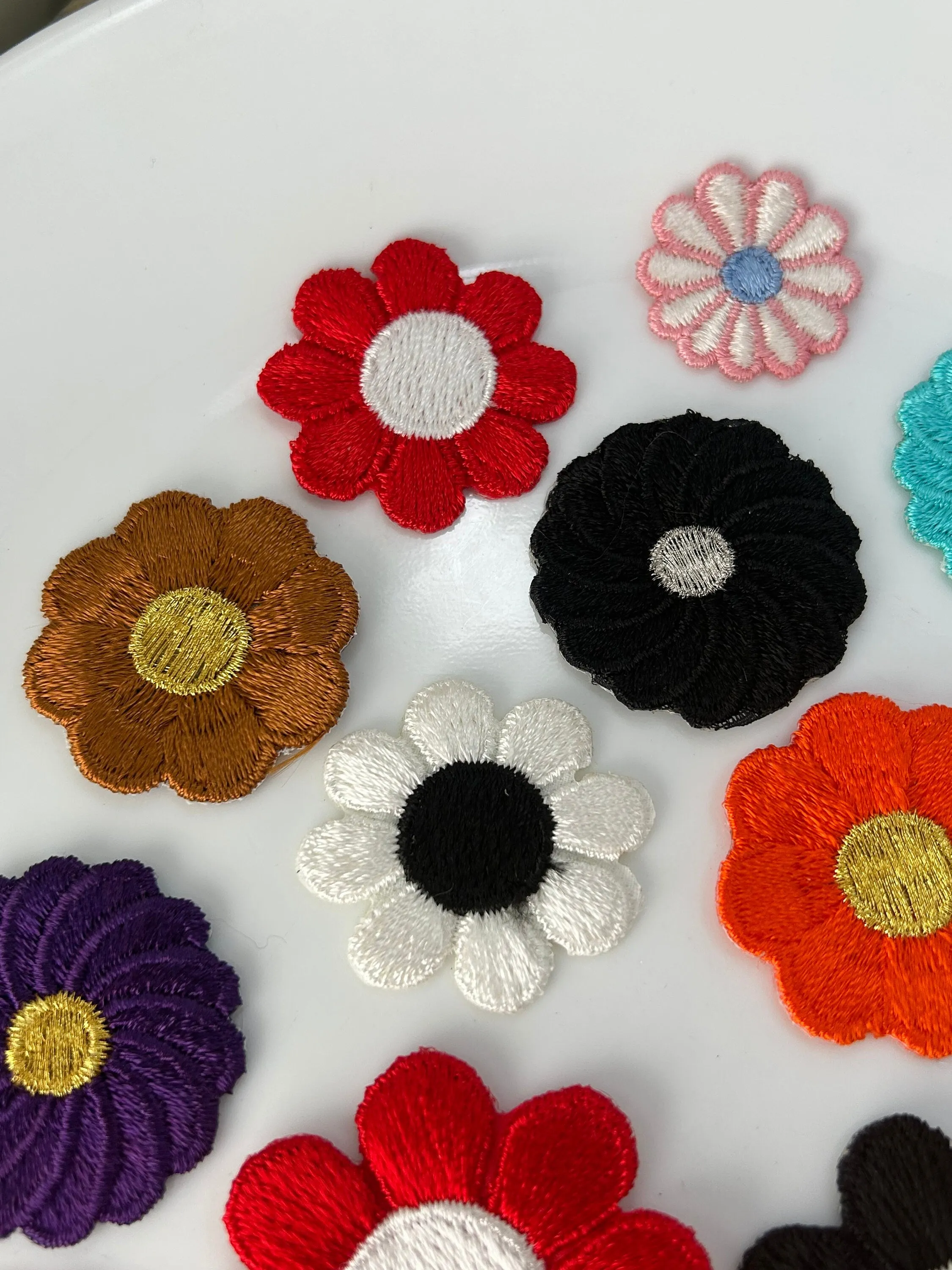 Adhesive patches iron on appliqués vintage wholesale embroidered appliqué flowers daisy floral sets #49