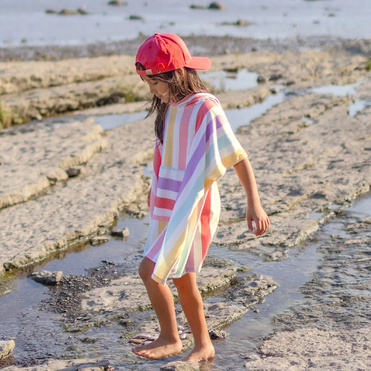Casquette rose à visière arrondie, enfant || Pink cap with rounded peak and embroidery, child