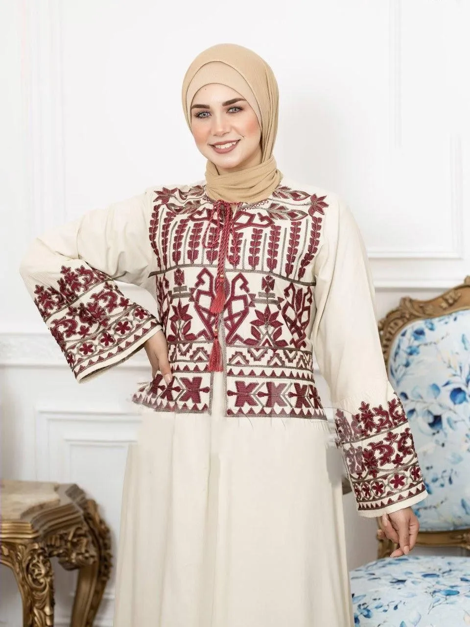 Embroidered cotton abaya