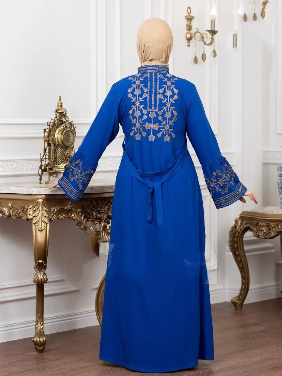 Embroidered cotton abaya
