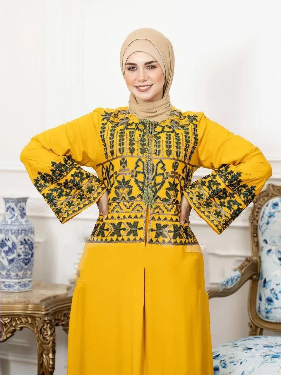 Embroidered cotton abaya