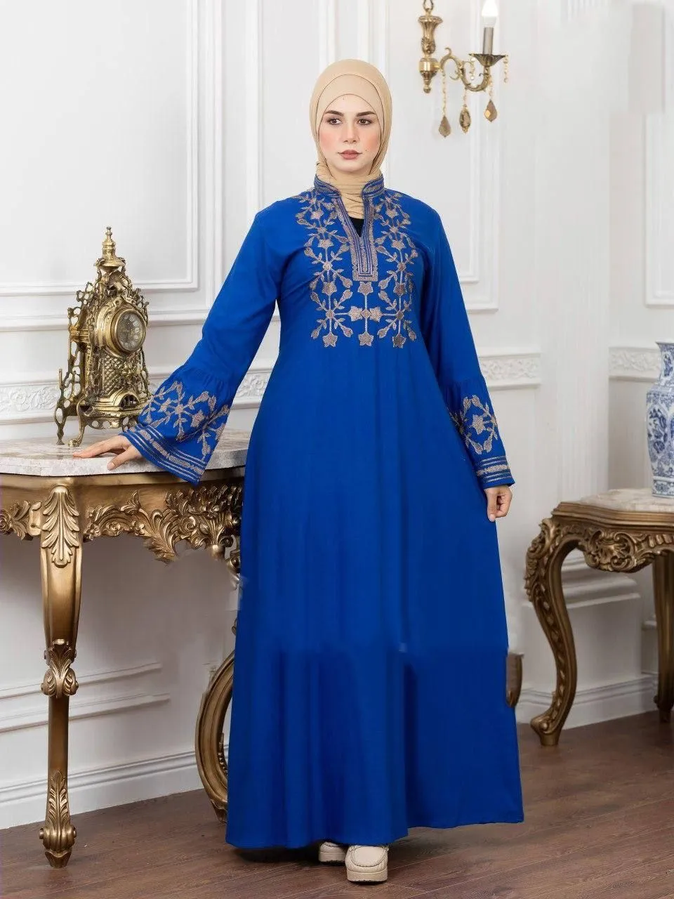 Embroidered cotton abaya
