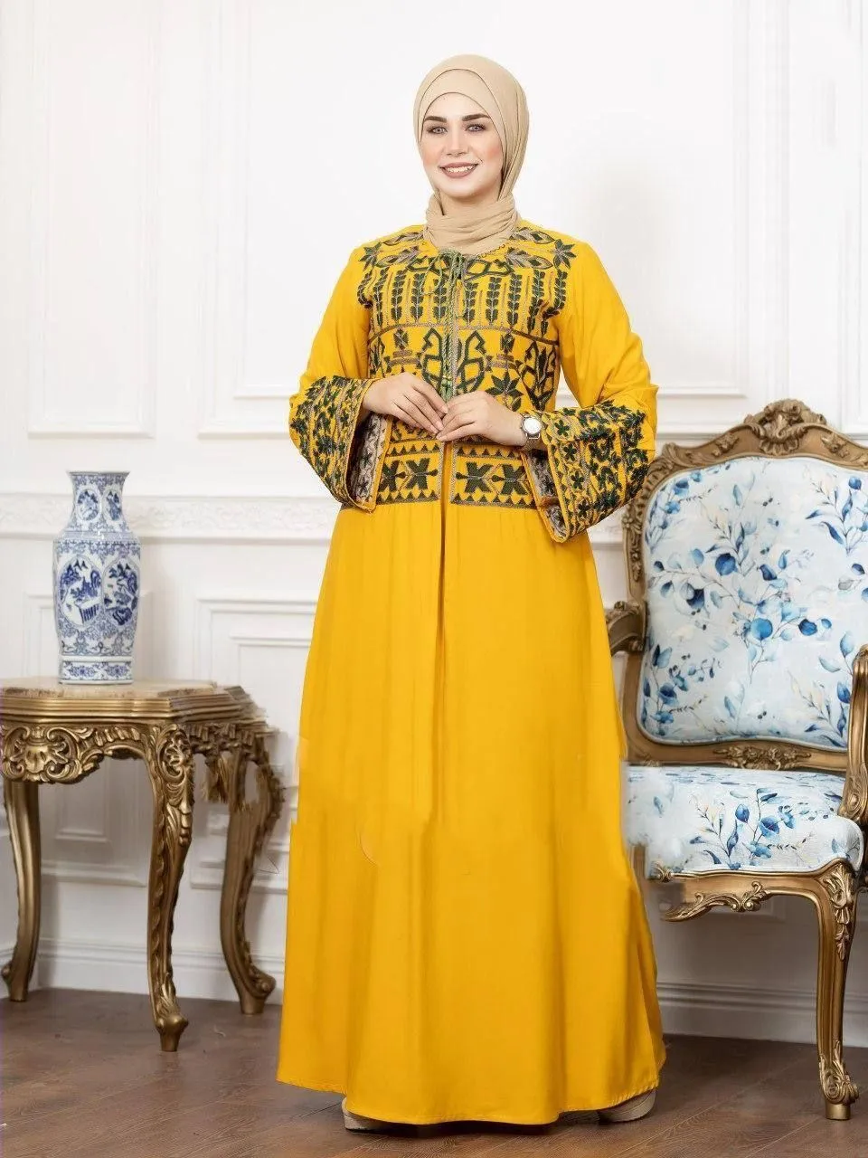 Embroidered cotton abaya