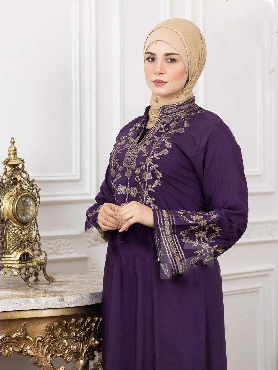 Embroidered cotton abaya