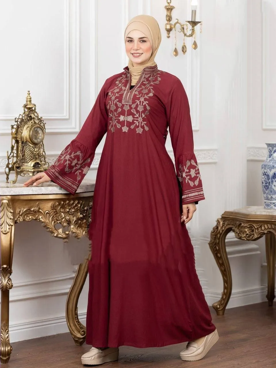 Embroidered cotton abaya
