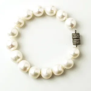 Freshwater Pearl Bracelet with a Diamond Clasp