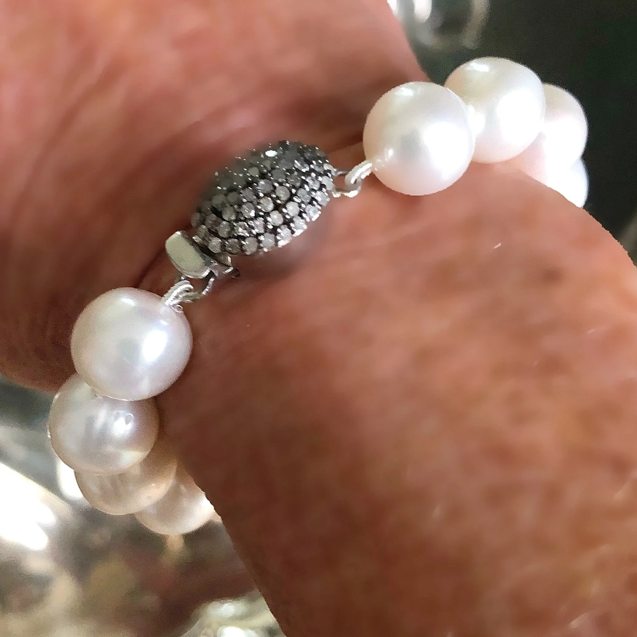 Freshwater Pearl Bracelet with a Diamond Clasp