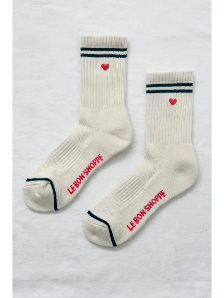 LE BON SHOPPE EMBROIDERED BOYFRIEND SOCKS || PARCHMENT   HEART