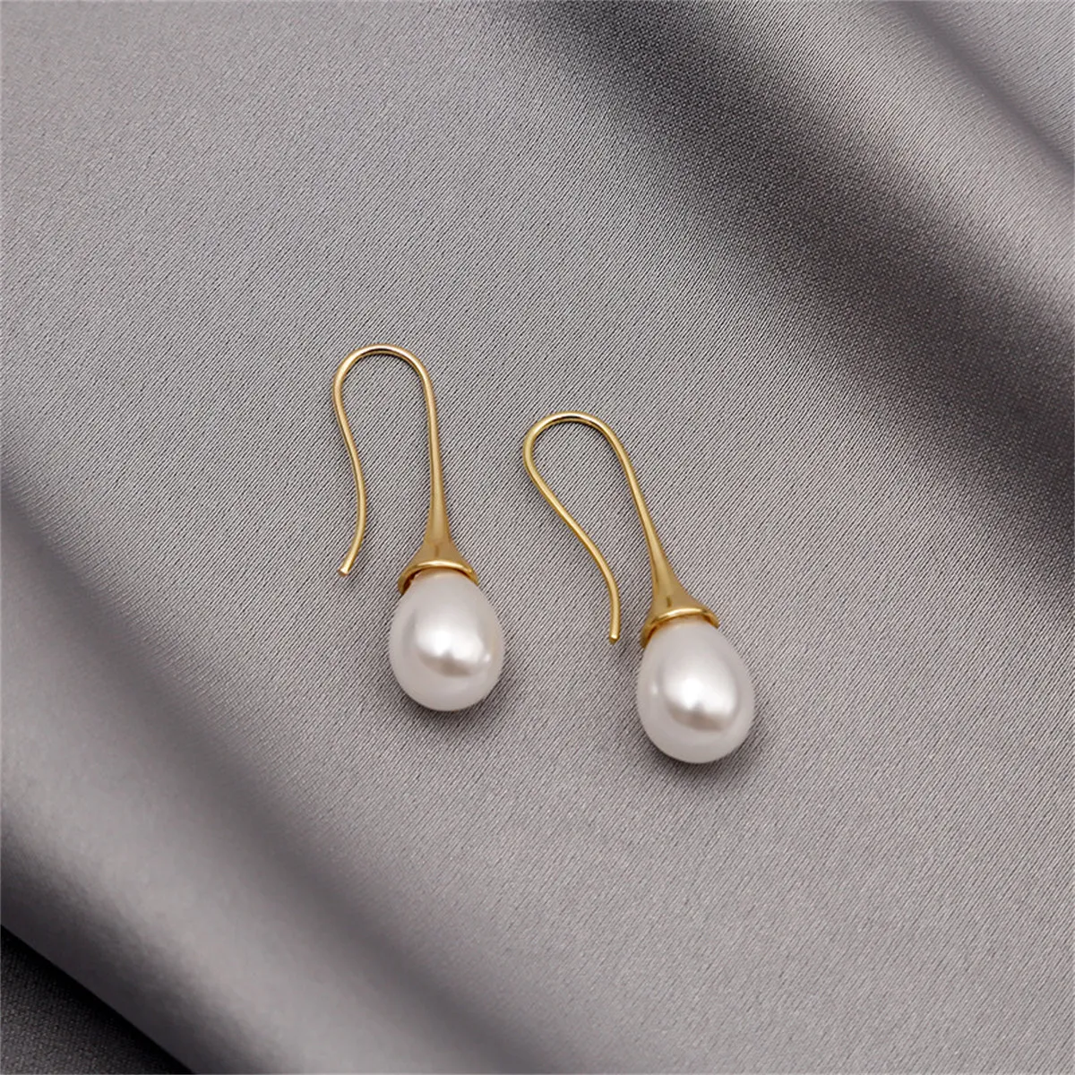 Pearl & 18K Gold-Plated Drop Earring