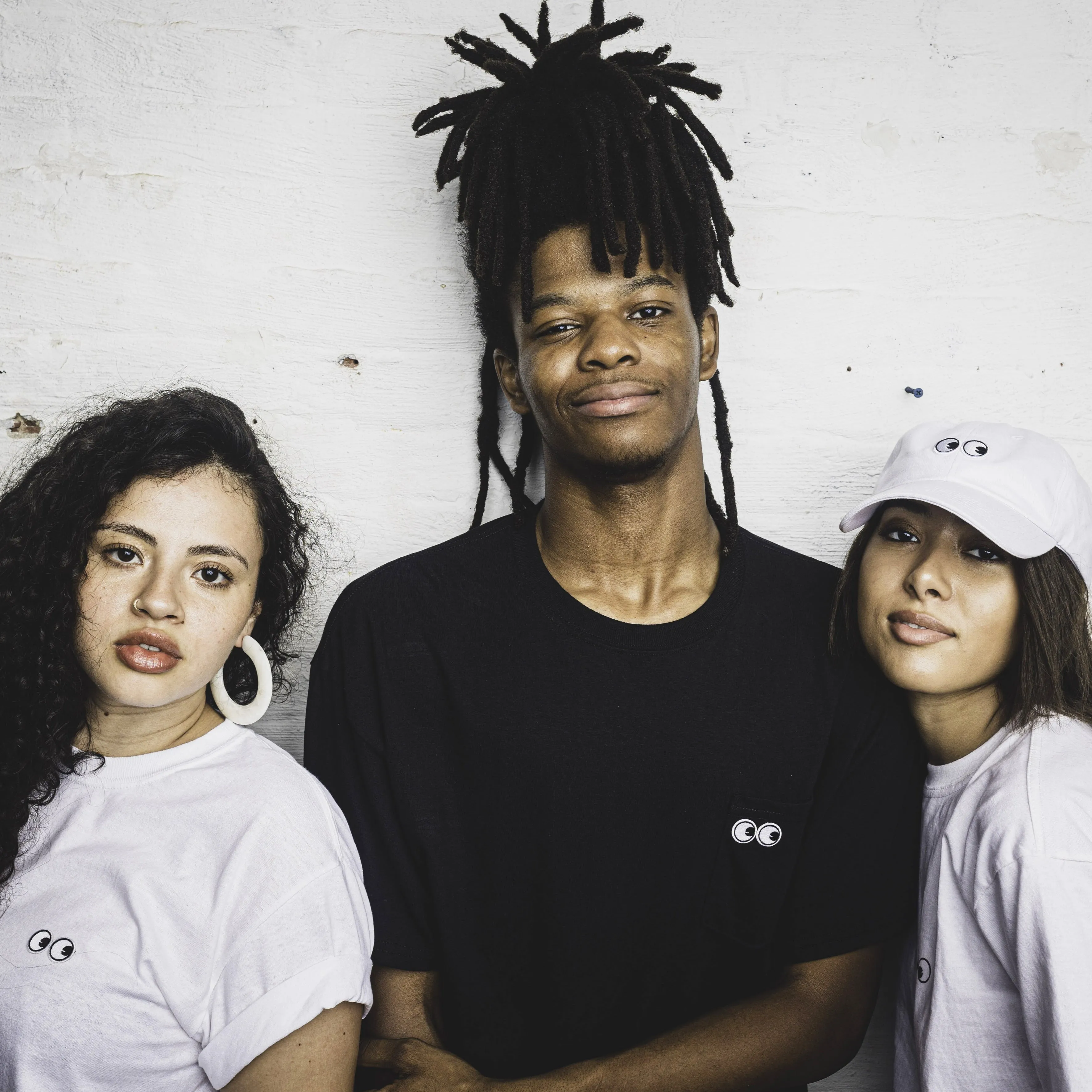 TEE: Side Eyed Short Sleeve Cru Neck Tee