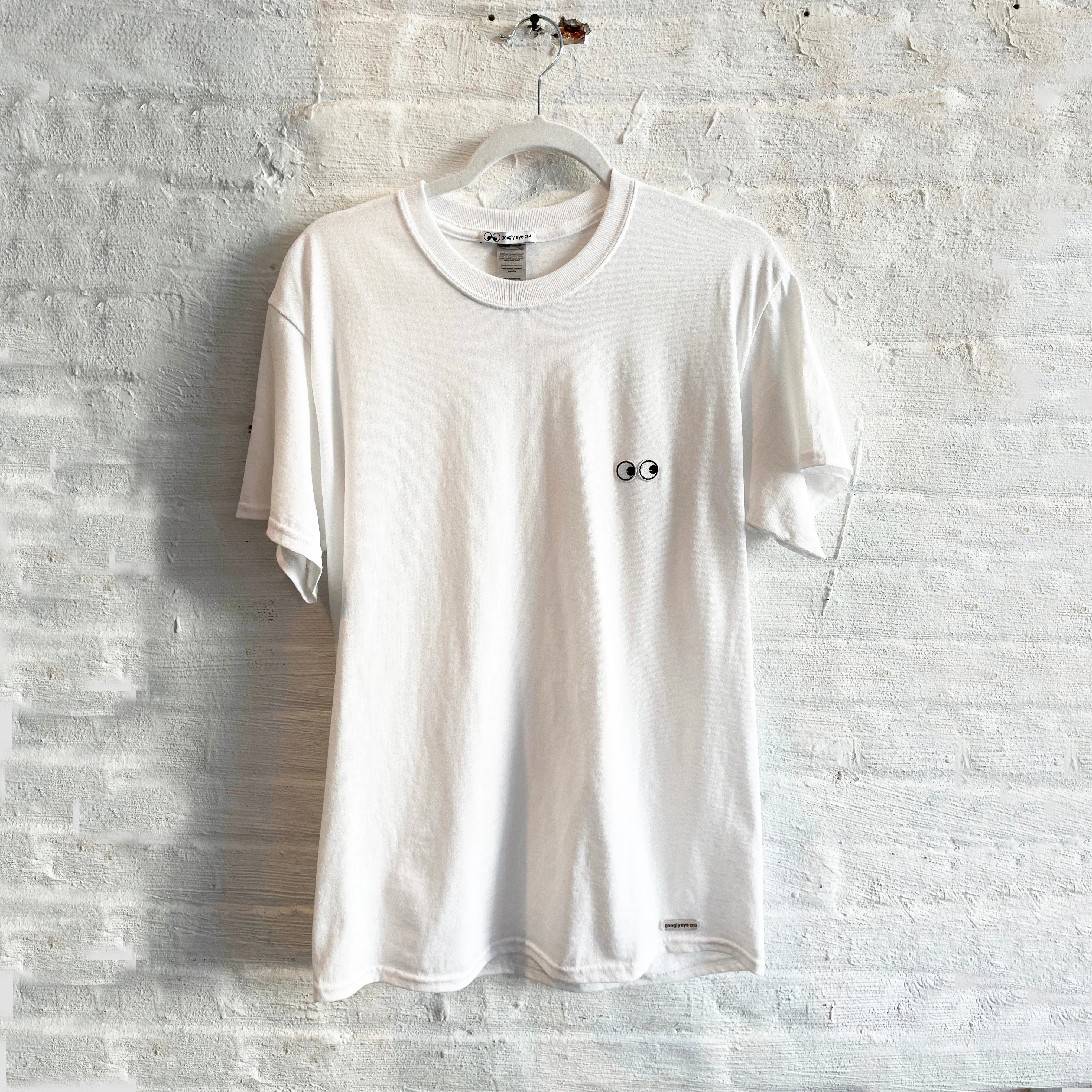 TEE: Side Eyed Short Sleeve Cru Neck Tee